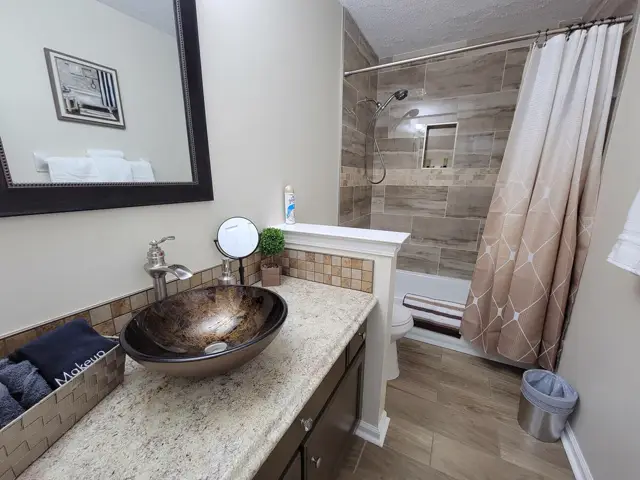 2nd Bathroom