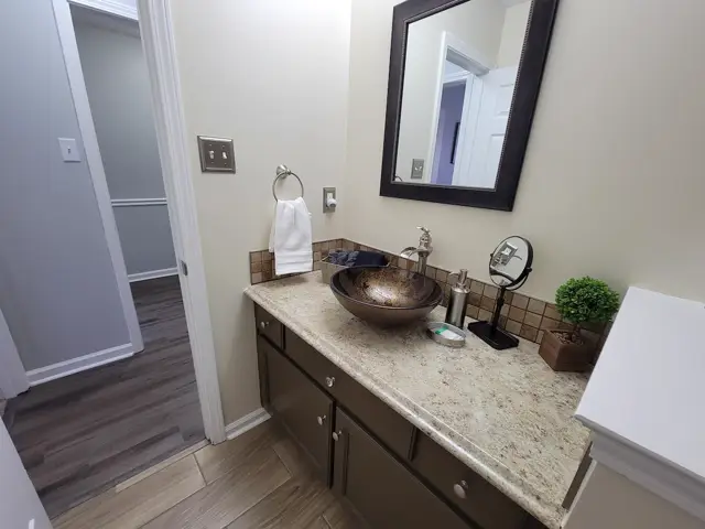 2nd Bathroom